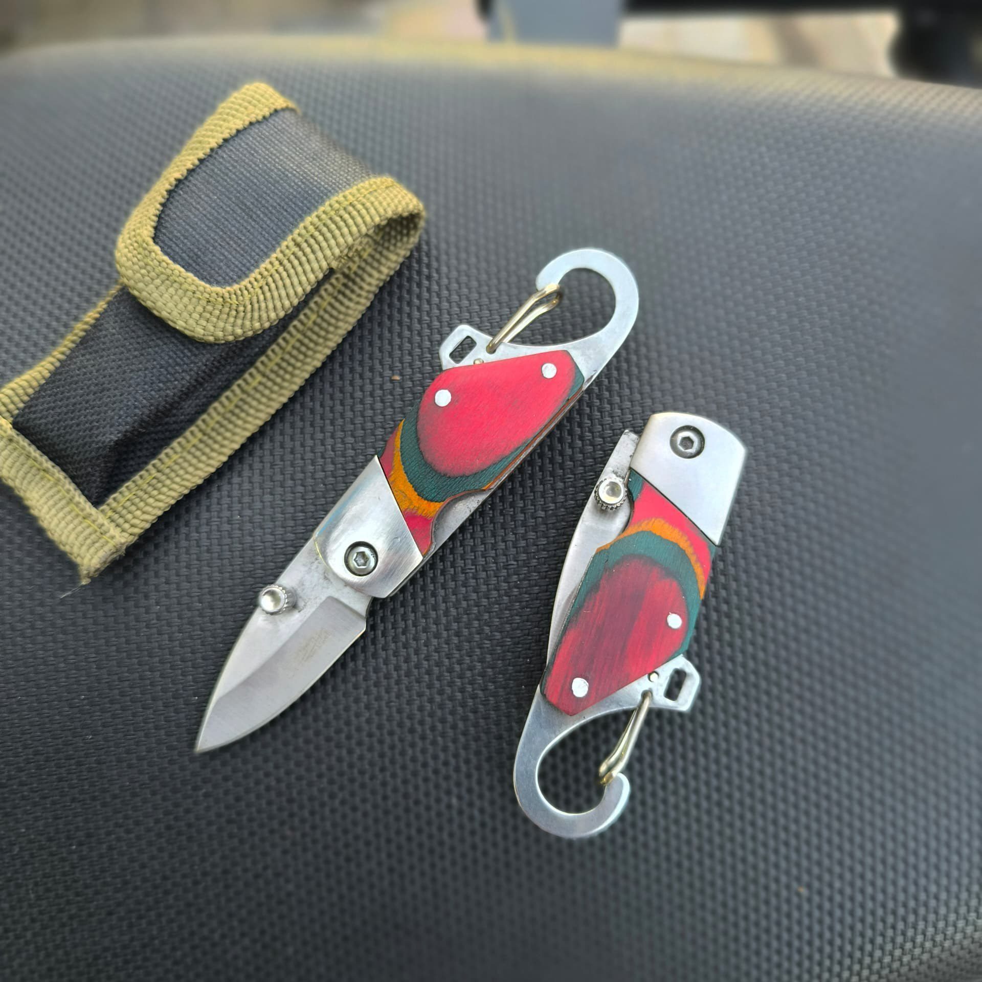 چاقو کاربین دار کوچک